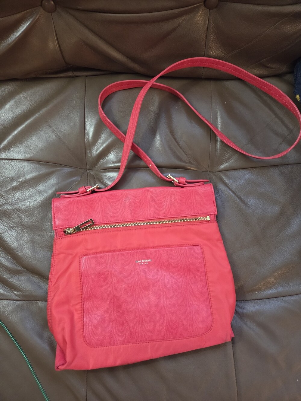Isaac Mizrahi New York Nylon Crossbody Bag Pink Red Gold Hardware Travel Messeng